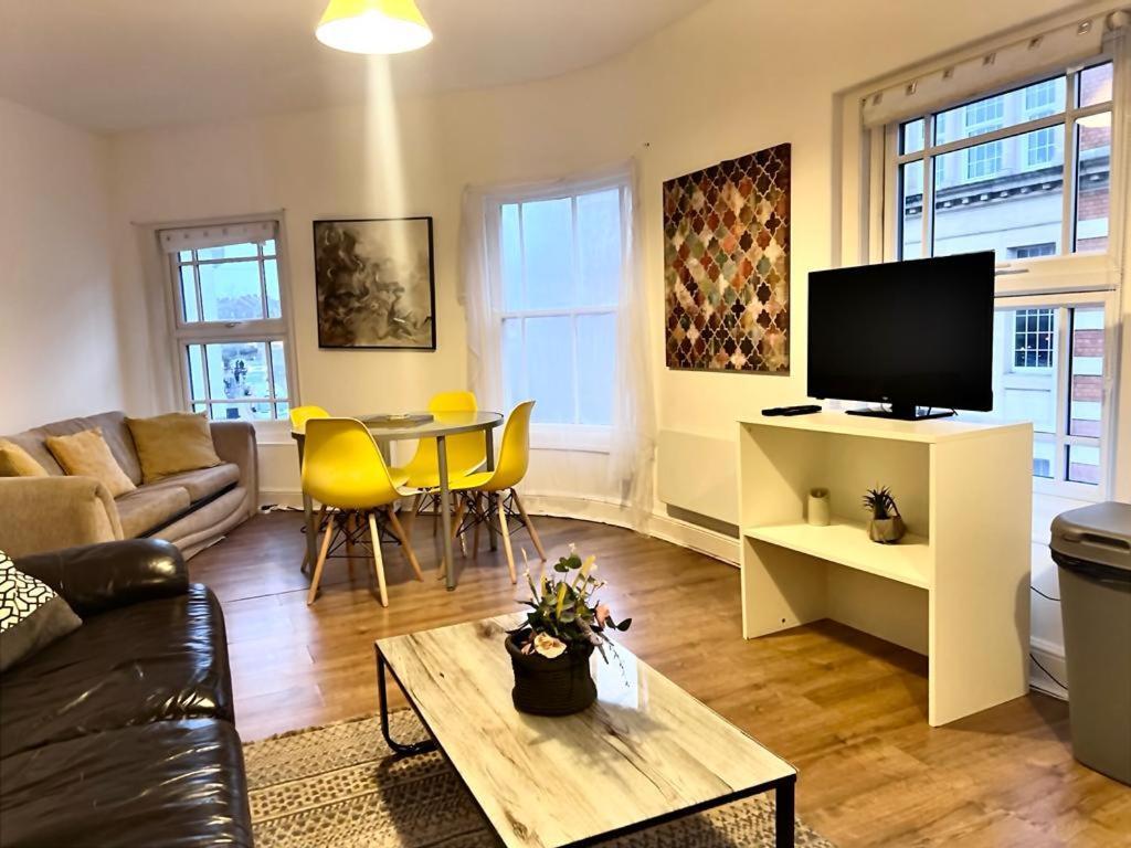 Yeovil Apartments Luaran gambar