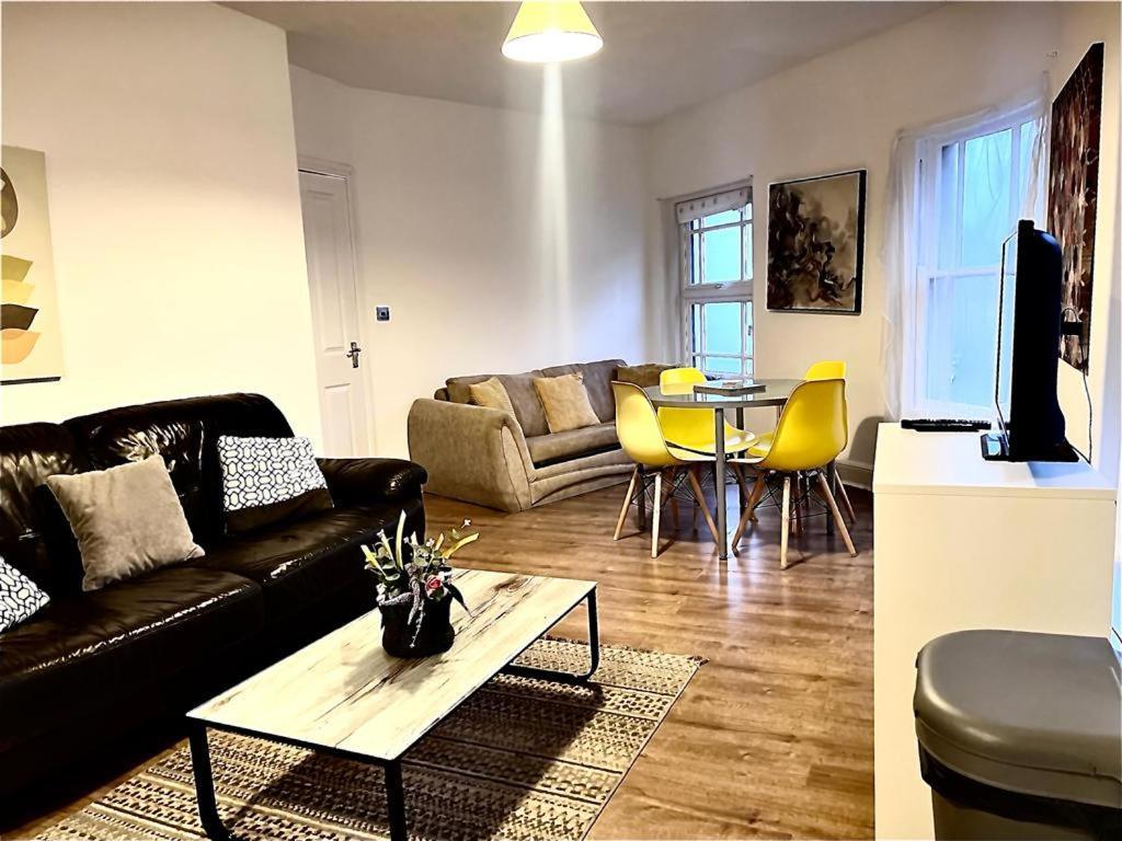 Yeovil Apartments Luaran gambar