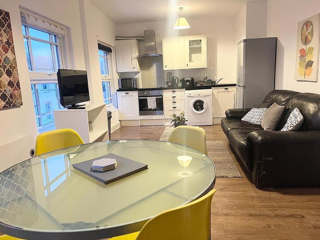 Yeovil Apartments Luaran gambar